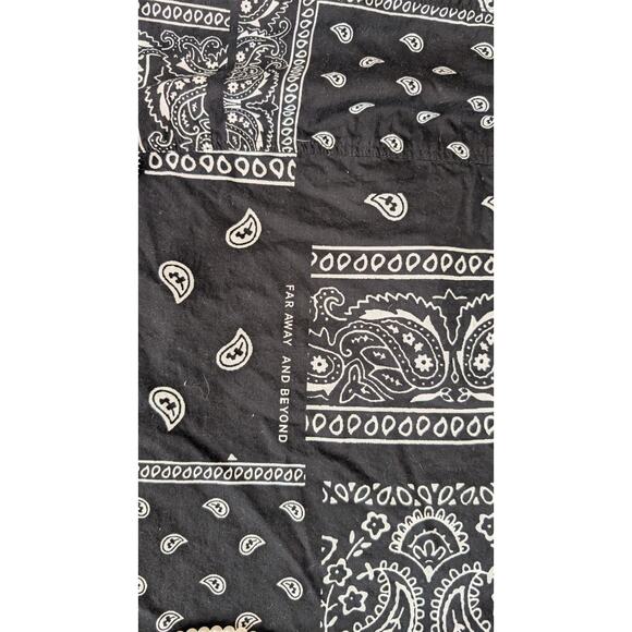 H&M Short Sleeve Bandana Print Shirt  Size Large Black  White Casual Top - Picture 2 of 3